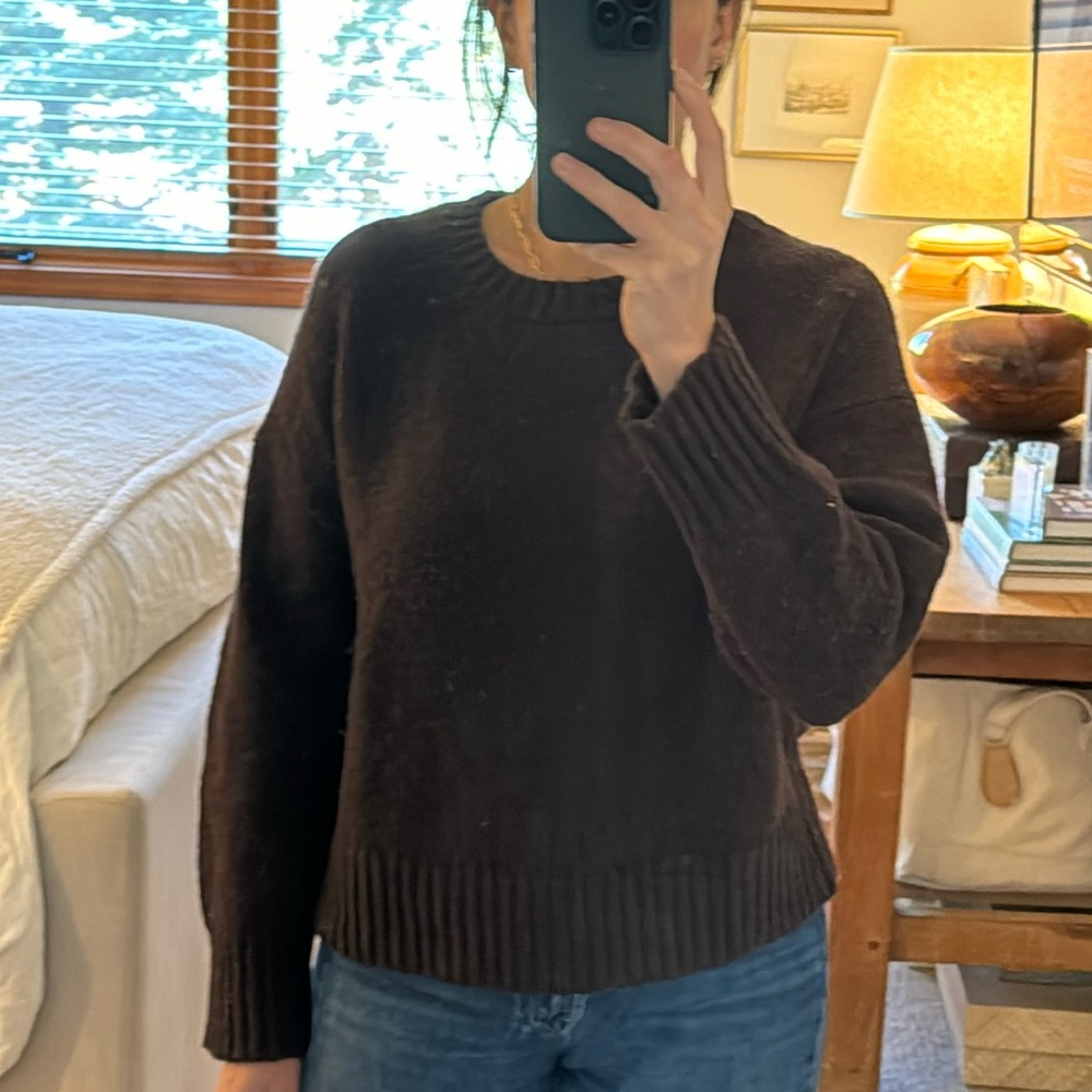 Banana republic sweater. Brown. Size xsmall.
